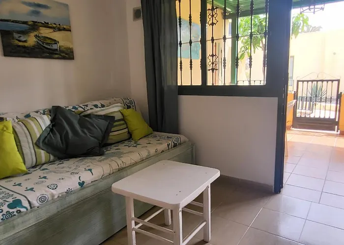 아파트 Giardino E Terrazza, Accogliente E Funzionale, Wi-fi, Piscina Condivisa