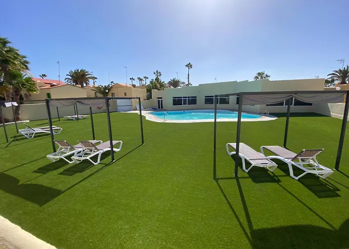 아파트 Giardino E Terrazza, Accogliente E Funzionale, Wi-fi, Piscina Condivisa *