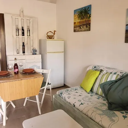 Lägenhet Giardino E Terrazza, Accogliente E Funzionale, Wi-fi, Piscina Condivisa